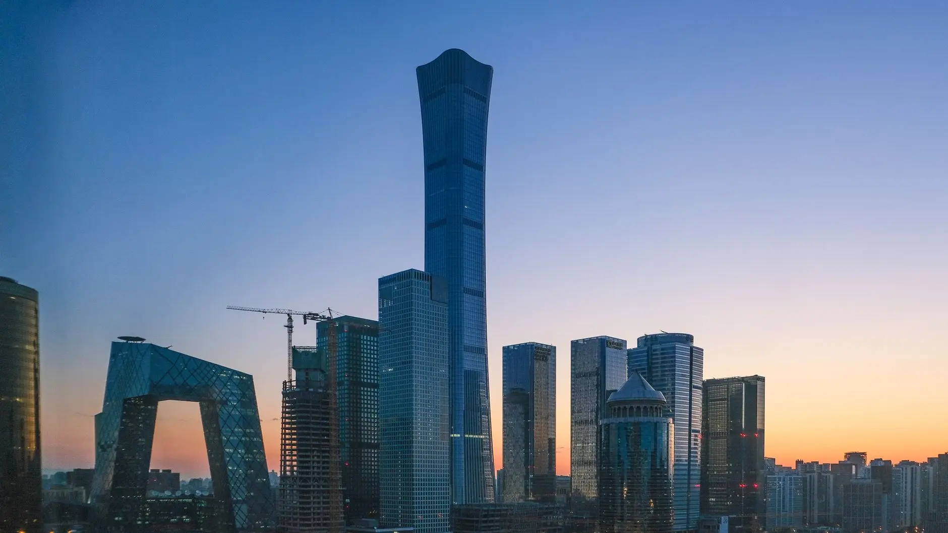 基于土壤墒情监测与气象站数据的灌溉控制器联动方案
